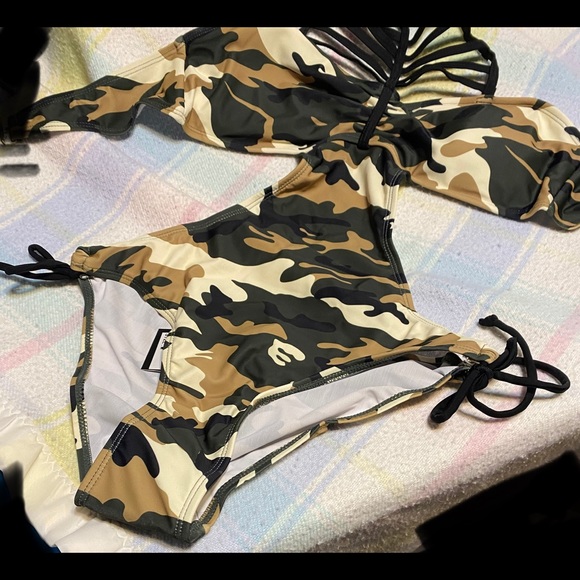 Beautiful Green Camo Swimsuit Gorgeous - Picture 5 of 13